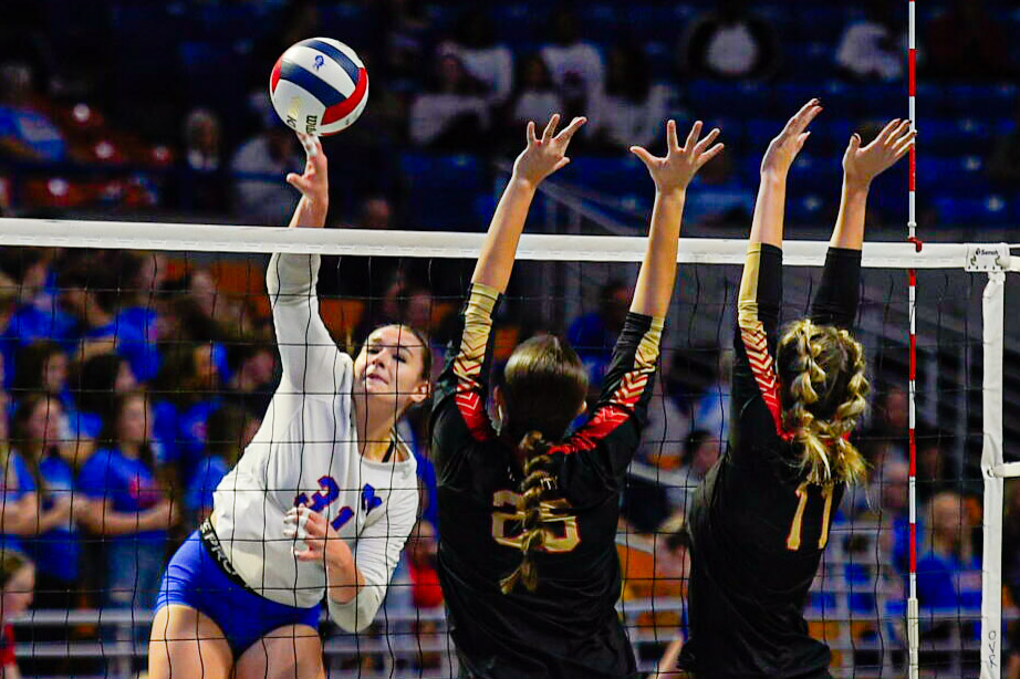 Morgantown advances to state semifinals with five-set victory over University
